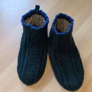 Bombas Dark Green Knit Slippers